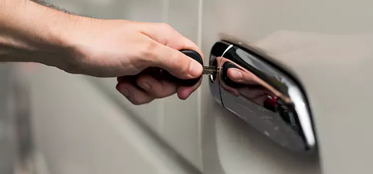 Why Choose Our Auto Locksmith Team in Golden Glades, FL?